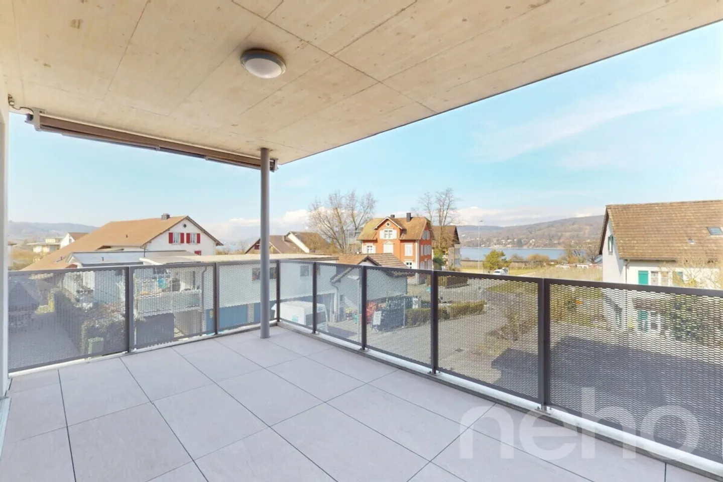 Appartamento 4.5 locali appena ristrutturato con vista lago e layout accattivante - Foto 8 di 12