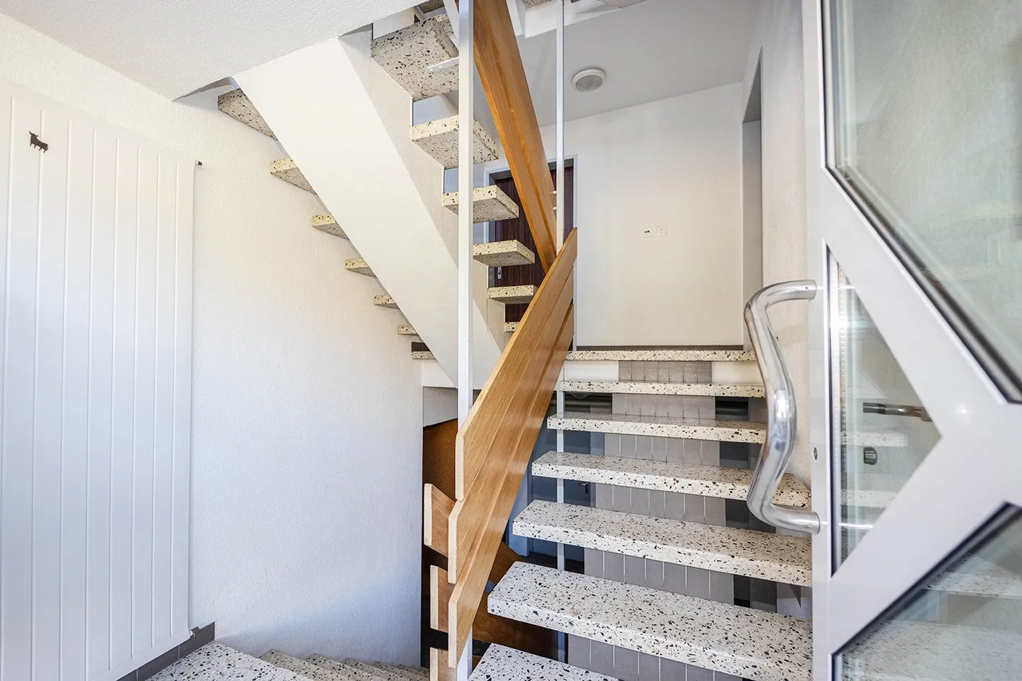 Attractive condominium as an investment property or for personal use - Photo 4 of 13