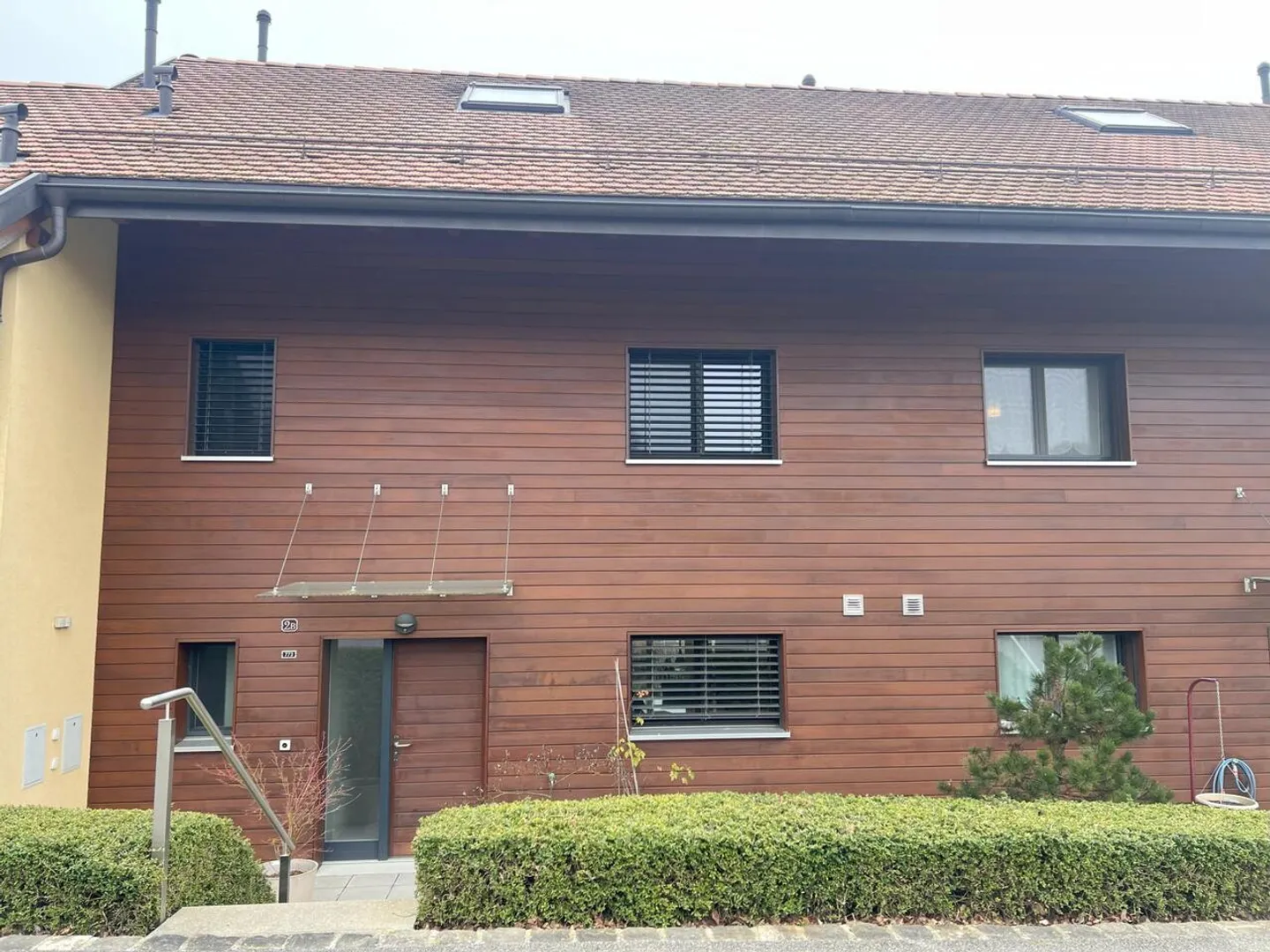 Bellissima casa adiacente in un contesto idilliaco - Foto 2 di 13