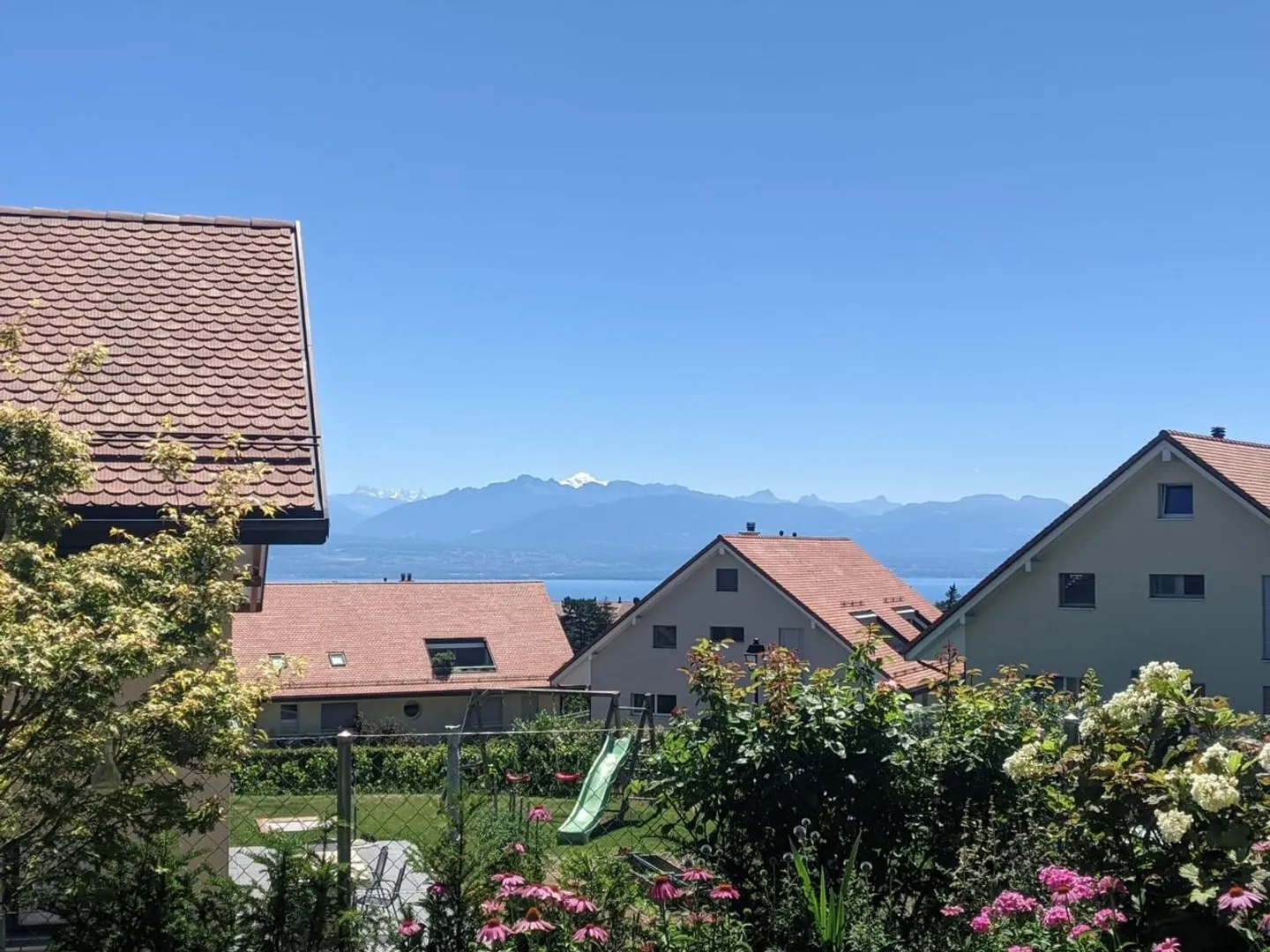 Bellissima casa adiacente in un contesto idilliaco - Foto 1 di 13