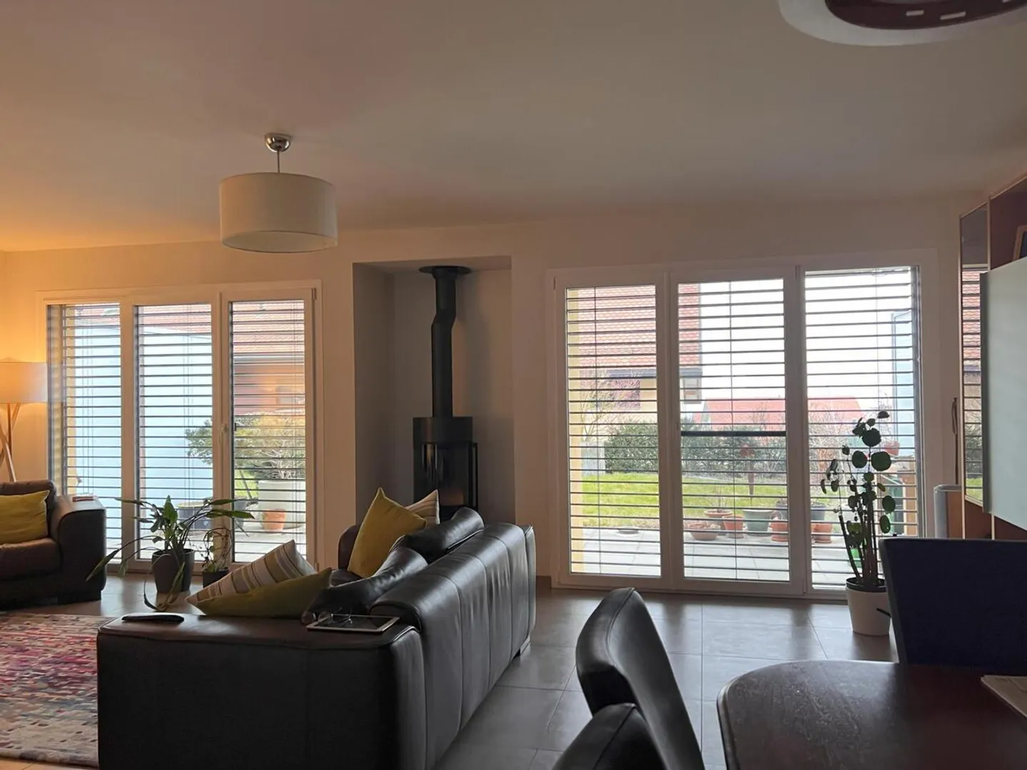 Bellissima casa adiacente in un contesto idilliaco - Foto 4 di 13