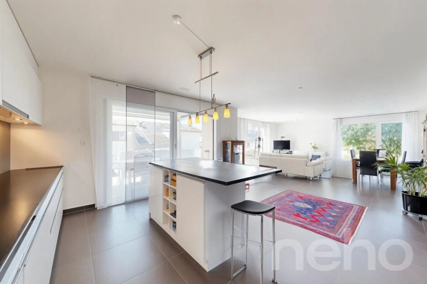 Incantevole appartamento di 3,5 locali con grande terrazza e giardino - Foto 5 di 11