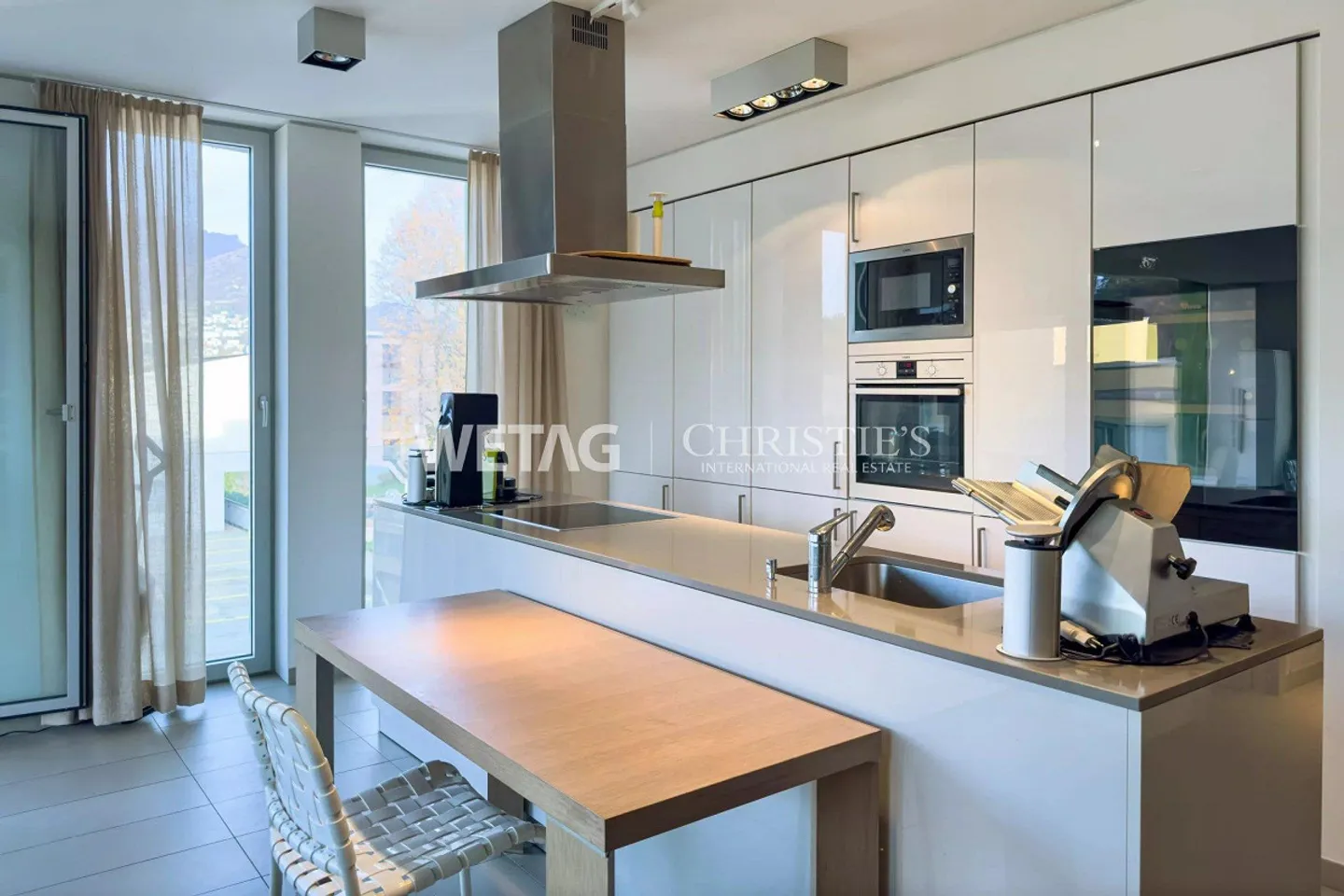 Attractive 4.5 Room Apartment in Lugano-Pazzallo for Sale, Two... - Photo 9 of 12