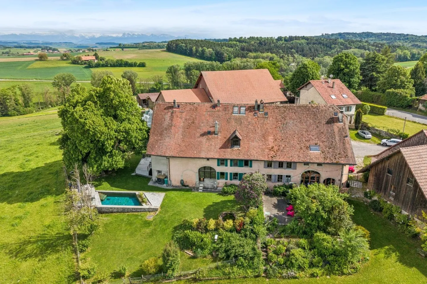 An extraordinary property in the heart of the Vaud countryside - Photo 1 of 13