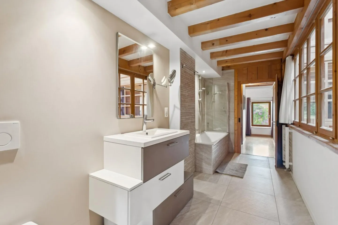 An extraordinary property in the heart of the Vaud countryside - Photo 7 of 13