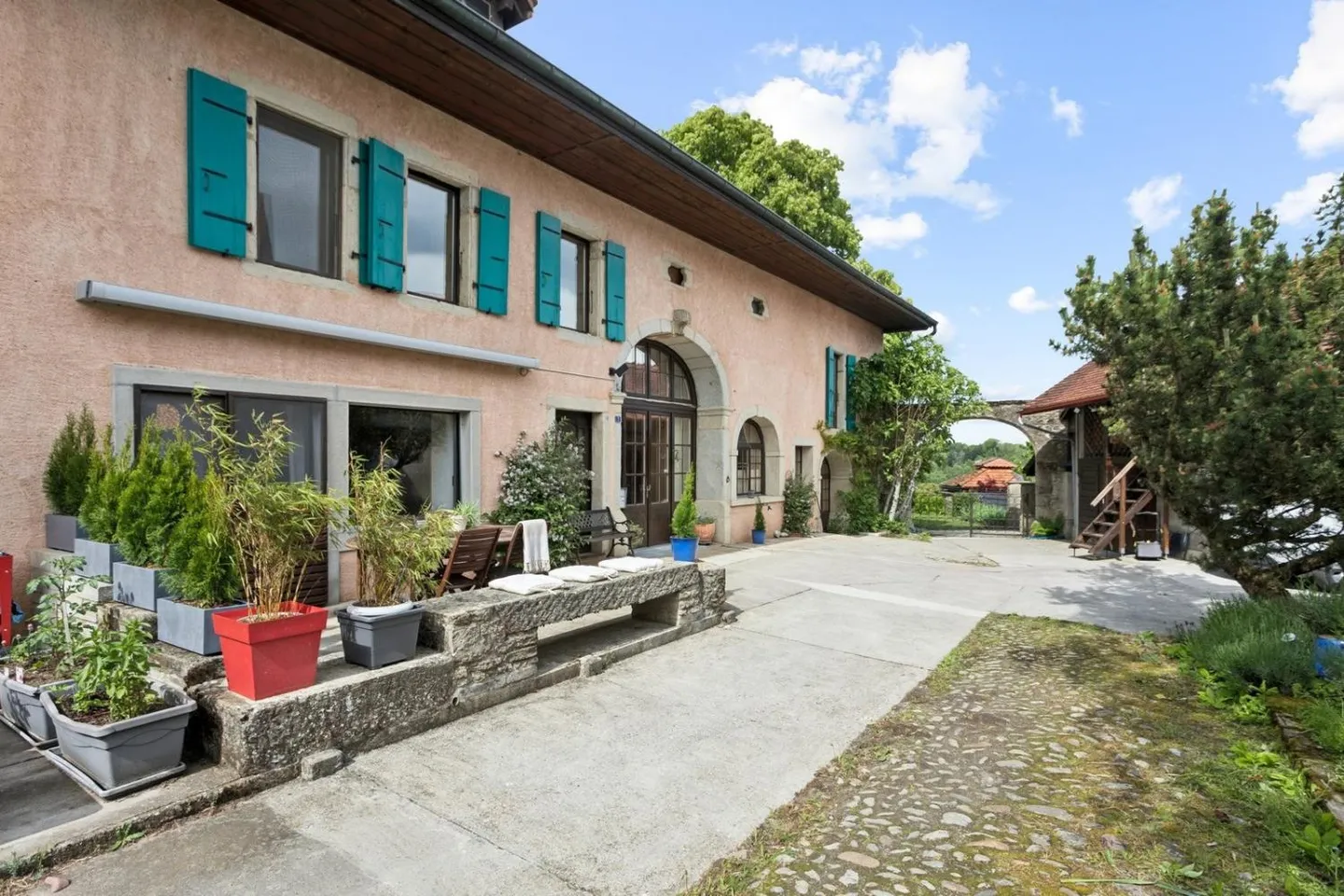 An extraordinary property in the heart of the Vaud countryside - Photo 11 of 13