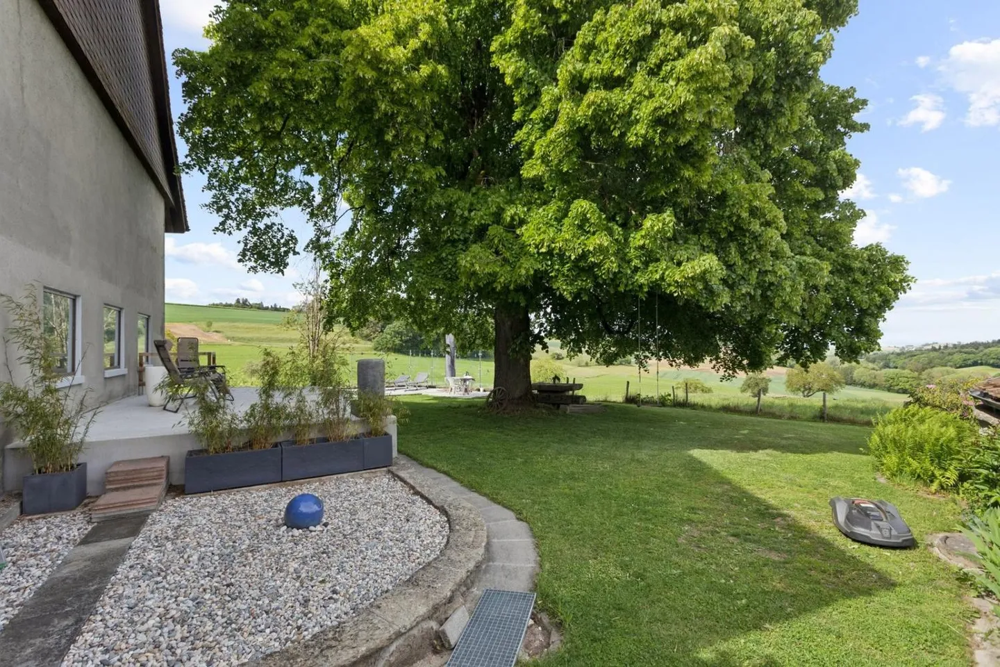 An extraordinary property in the heart of the Vaud countryside - Photo 13 of 13