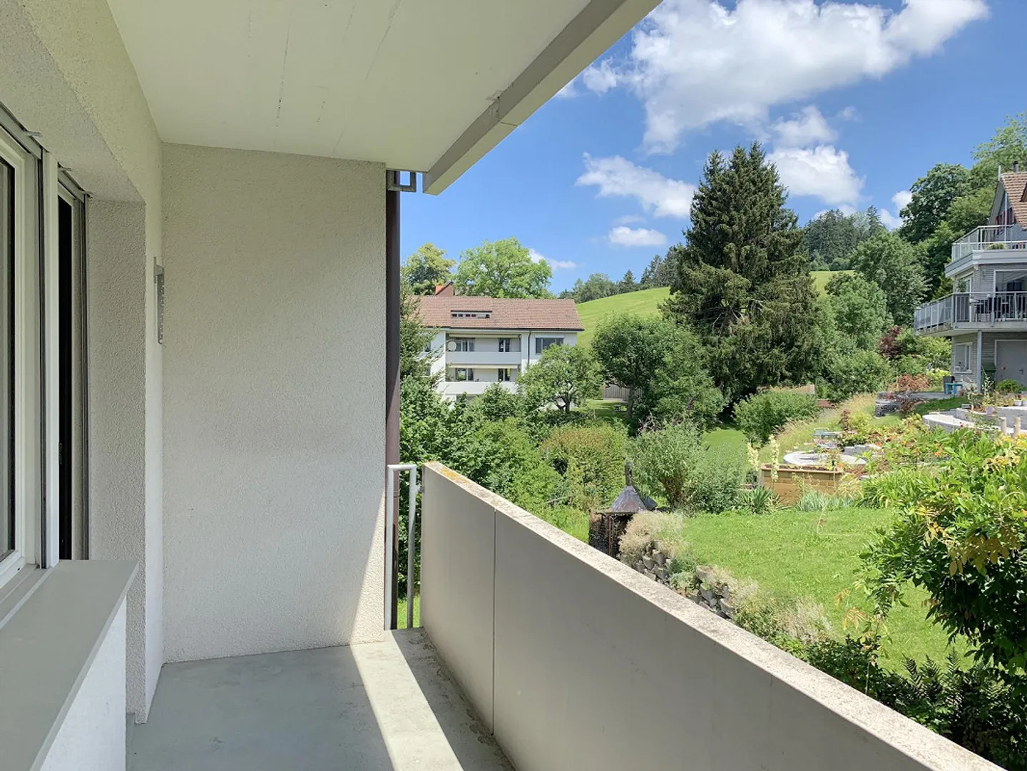 Appartement 3.5 pièces fraîchement rénové avec vue sur la verdure - Photo 11 sur 13