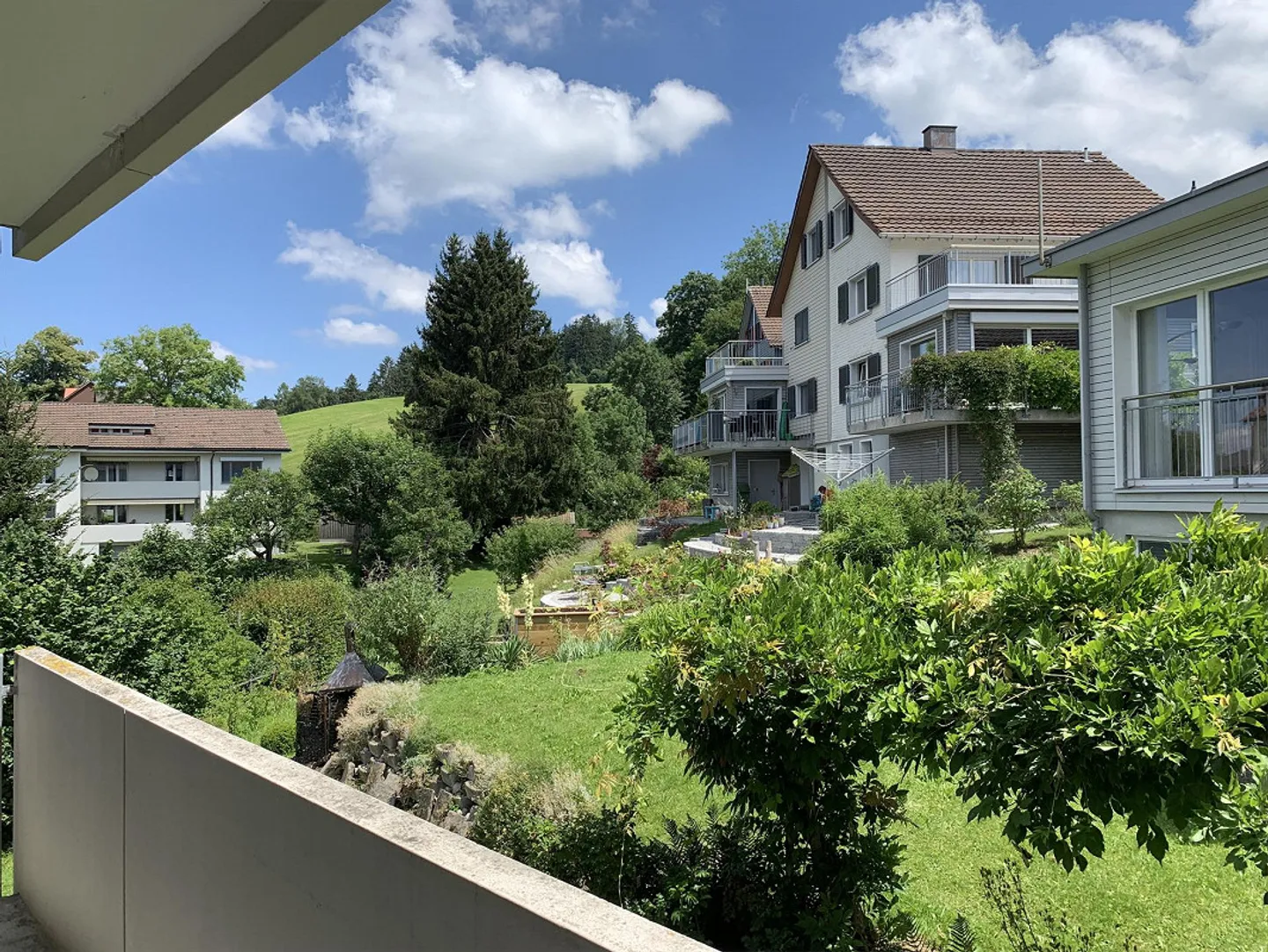 Appartement 3.5 pièces fraîchement rénové avec vue sur la verdure - Photo 12 sur 13