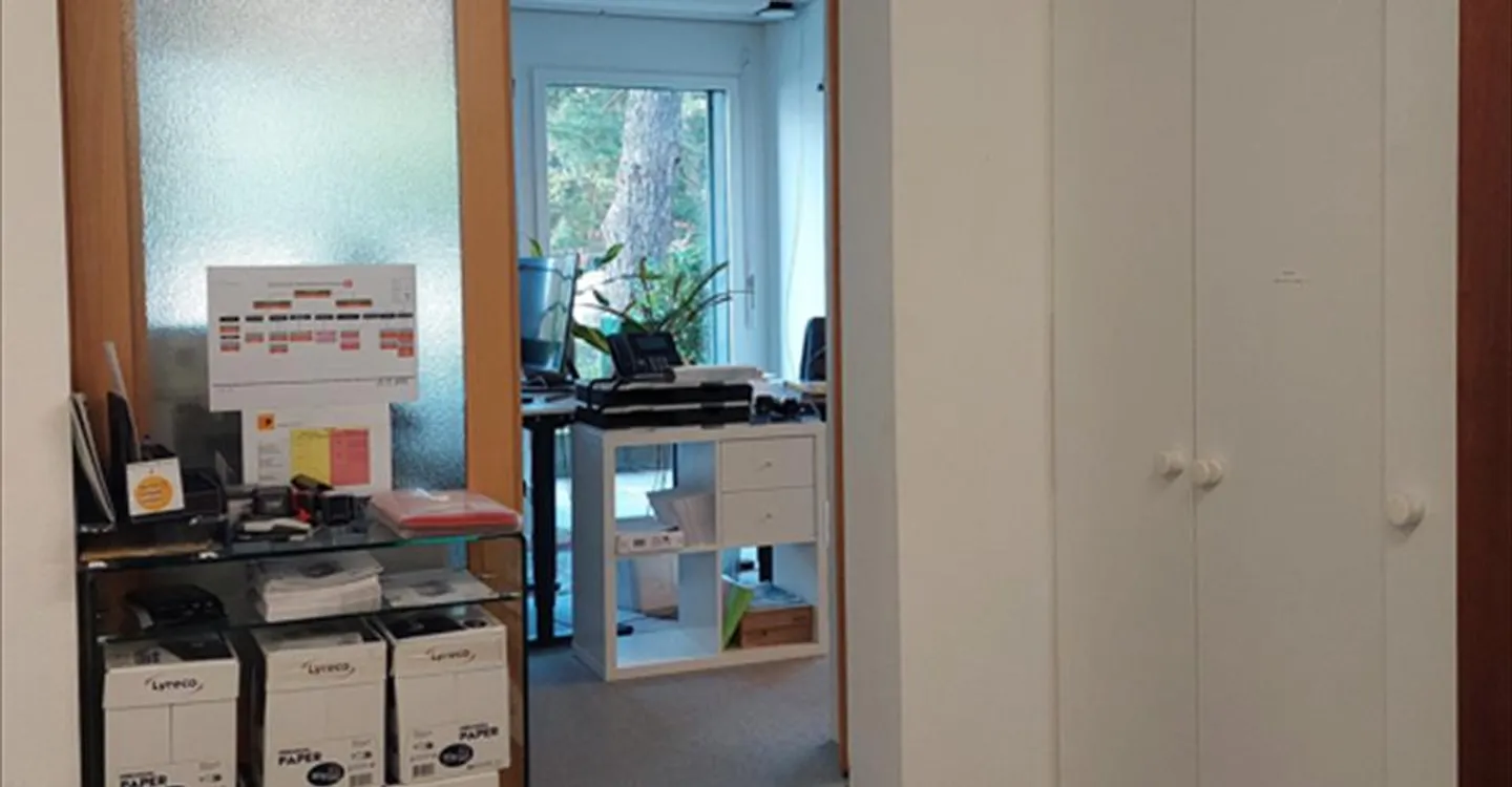 Edificio ad uso misto in affitto - Foto 4 di 13