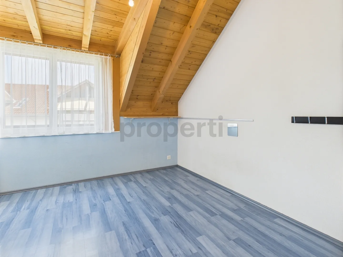 Einzigartige Dachwohnung mit 4.5 Zimmern mit Galerie in Schwarzenburg, BE - Foto 7 von 12