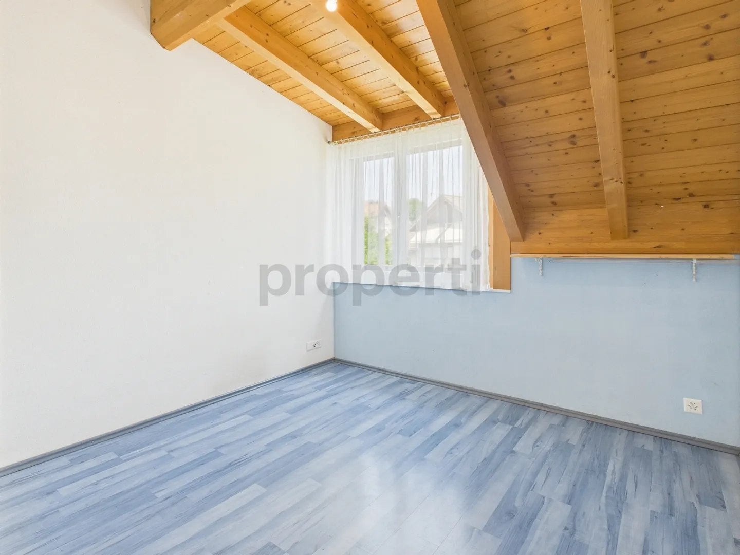 Einzigartige Dachwohnung mit 4.5 Zimmern mit Galerie in Schwarzenburg, BE - Foto 8 von 12