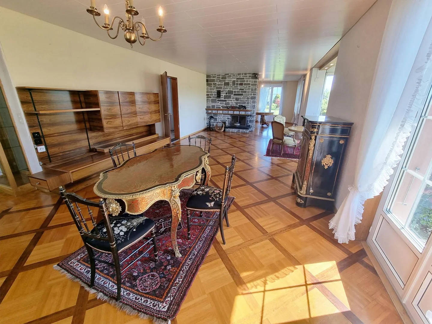 8.5-Room Country House Villa in the Best View Location with Large Garden - Photo 2 of 10