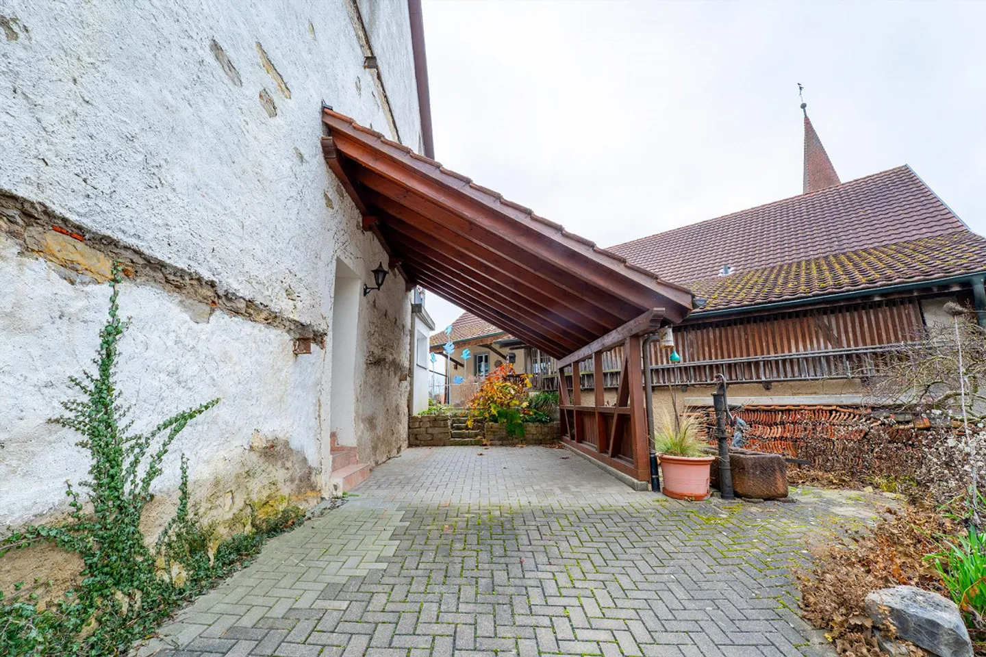 Charmante Doppelhaushälfte in Oeschgen - Foto 12 von 15