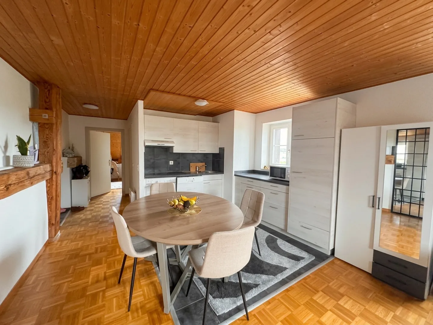 Appartamento 2.5 stanze mansardato - Investimento locativo sicuro | Centro città di Romont - Foto 2 di 7