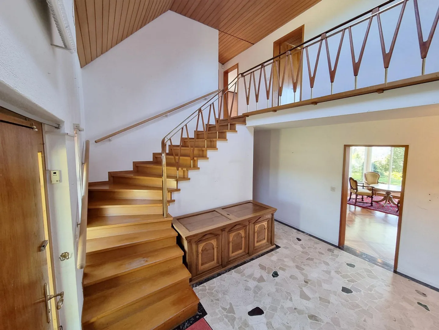 8.5-Room Country House Villa in the Best View Location with Large Garden - Photo 6 of 10