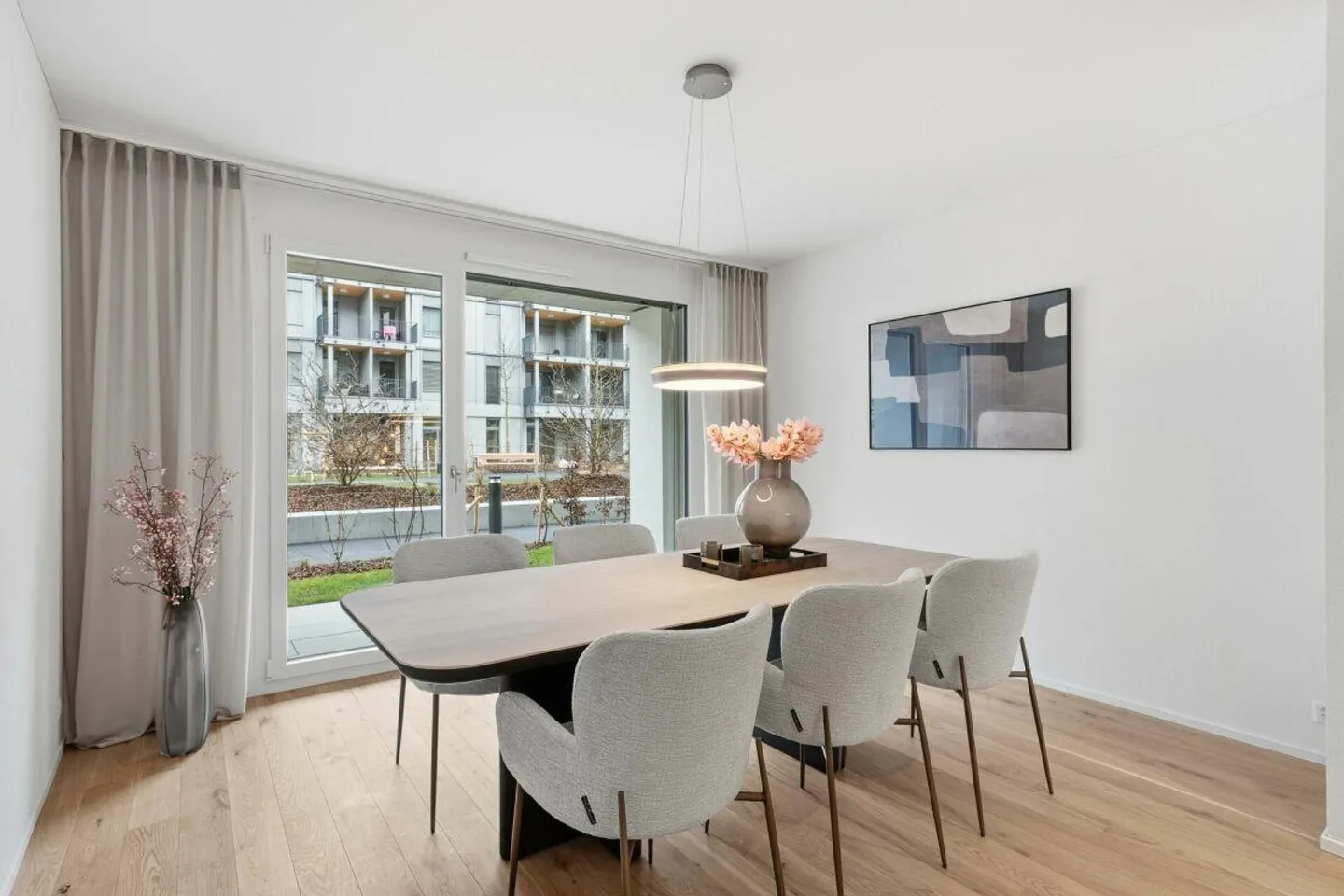 Appartamento centrale di 4,5 stanze al piano terra con grande giardino condiviso - Foto 3 di 13