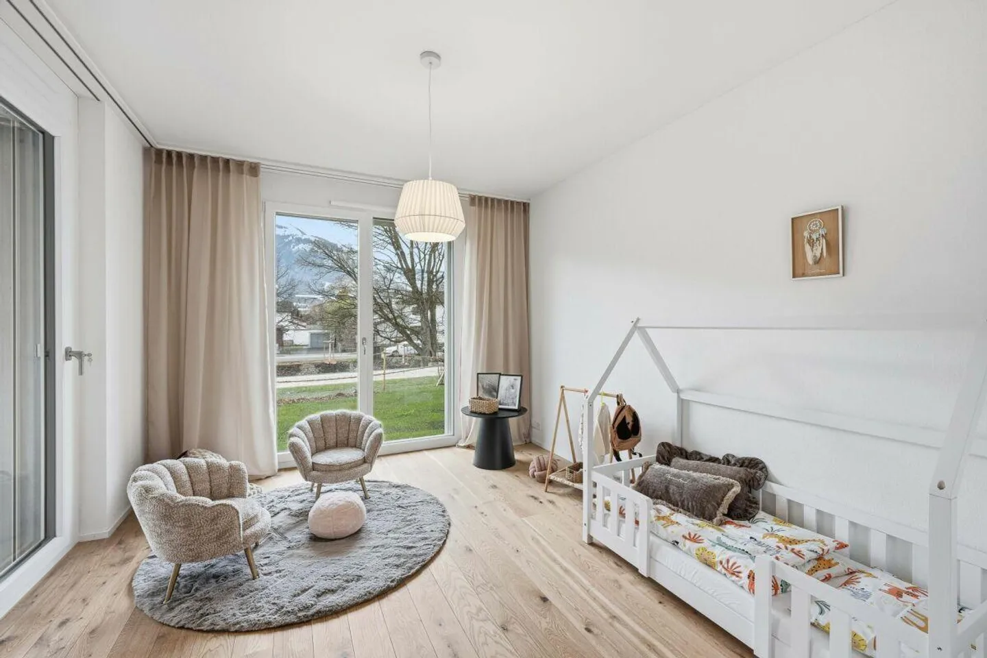 Appartamento centrale di 4,5 stanze al piano terra con grande giardino condiviso - Foto 8 di 13