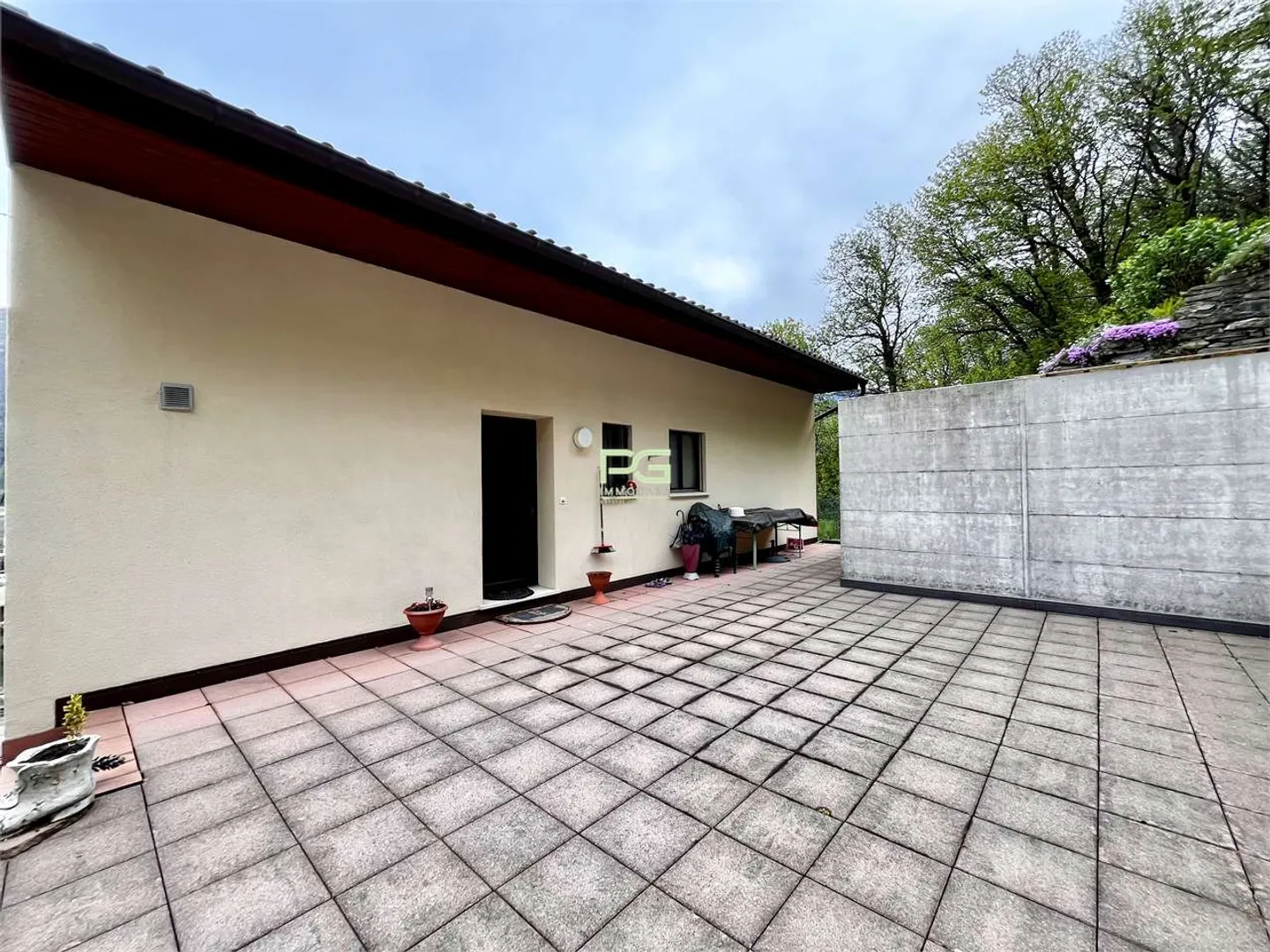 Zweifamilienhaus mit herrlicher Aussicht - Foto 4 von 13