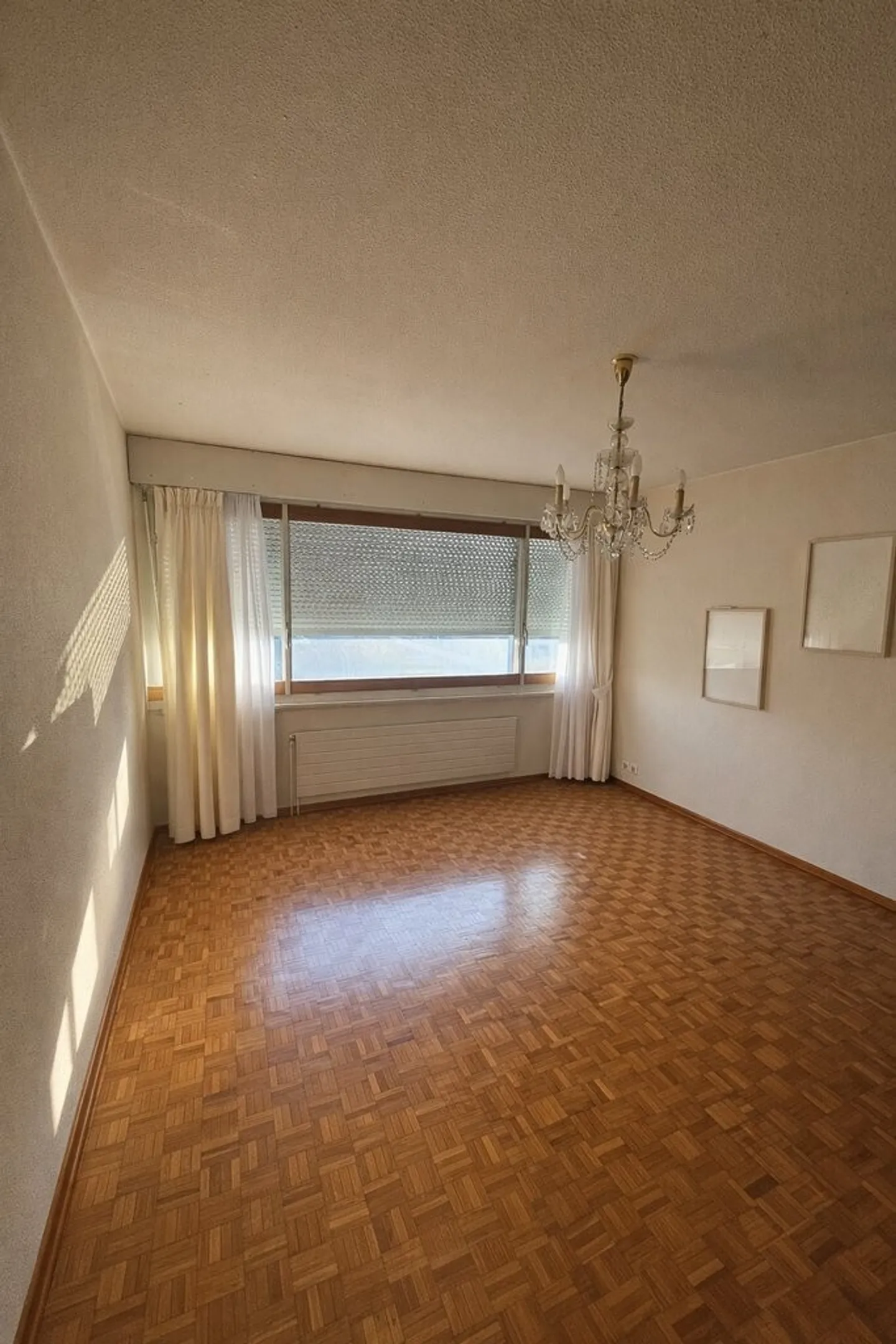 Joli appartement de 4 pièces - Photo 2 sur 6