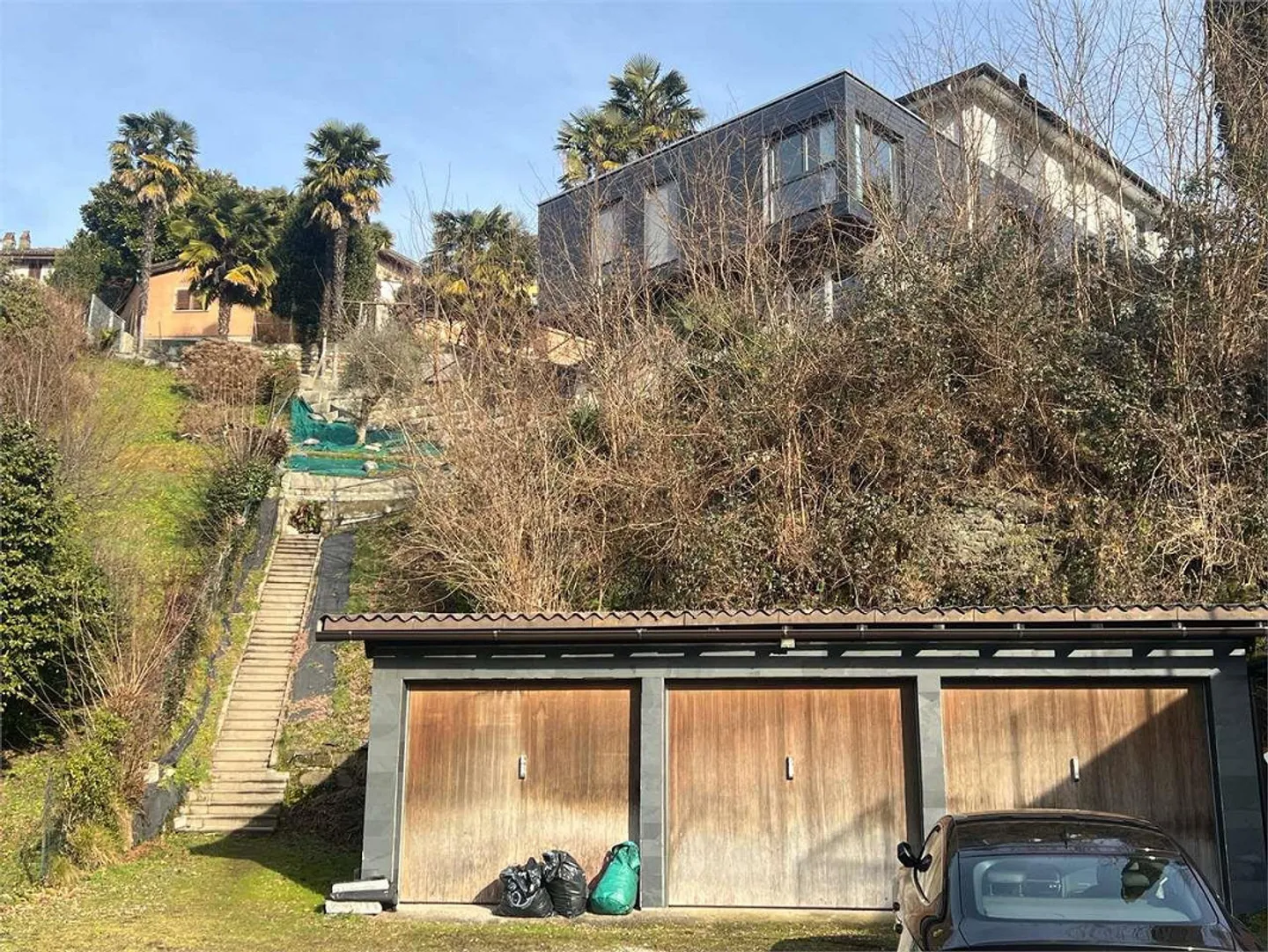 Villa au milieu de la verdure avec de grandes pièces - Photo 7 sur 13