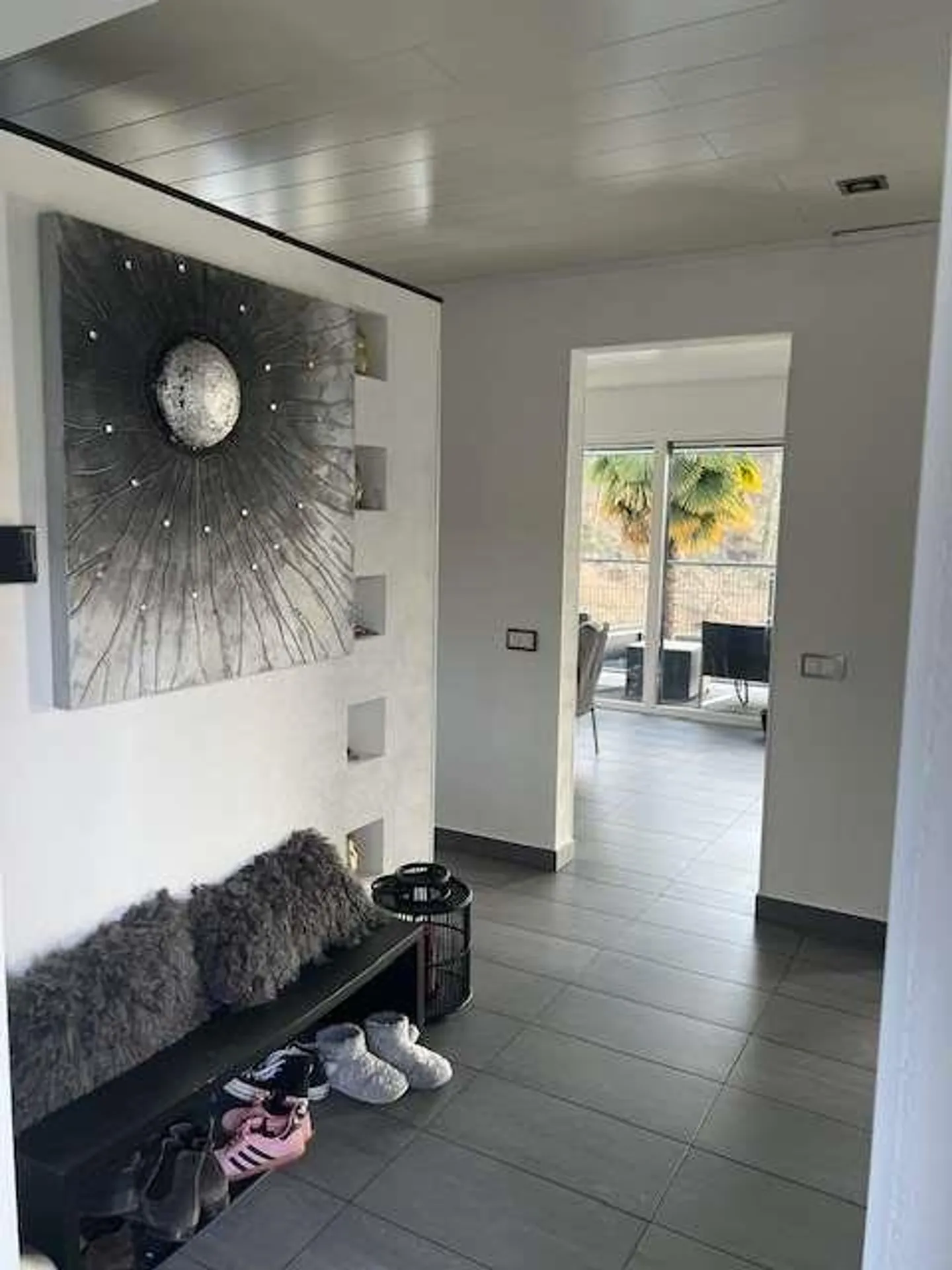 Villa au milieu de la verdure avec de grandes pièces - Photo 11 sur 13