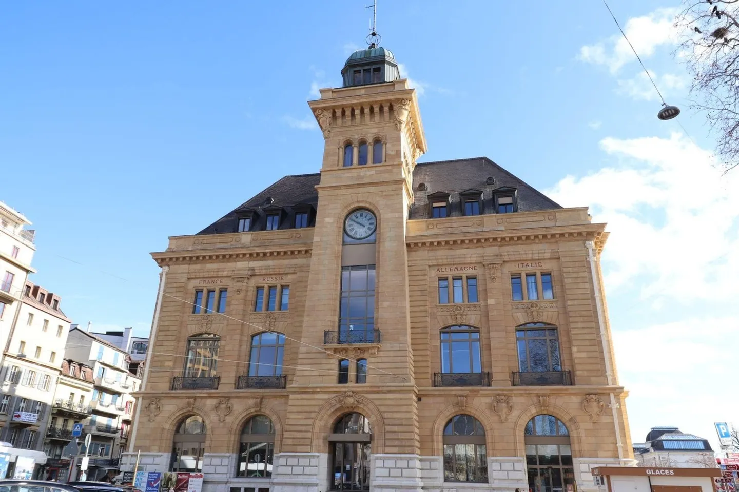 Ausstellungsvitrinen zur Miete im Stadtzentrum von Neuchâtel - Foto 1 von 4