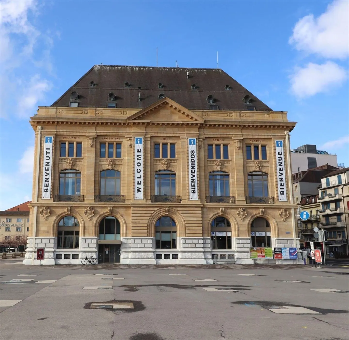 Ausstellungsvitrinen zur Miete im Stadtzentrum von Neuchâtel - Foto 2 von 4