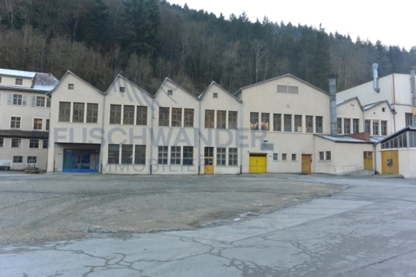 Industrial site housing leased areas with very good yield - Photo 7 of 12
