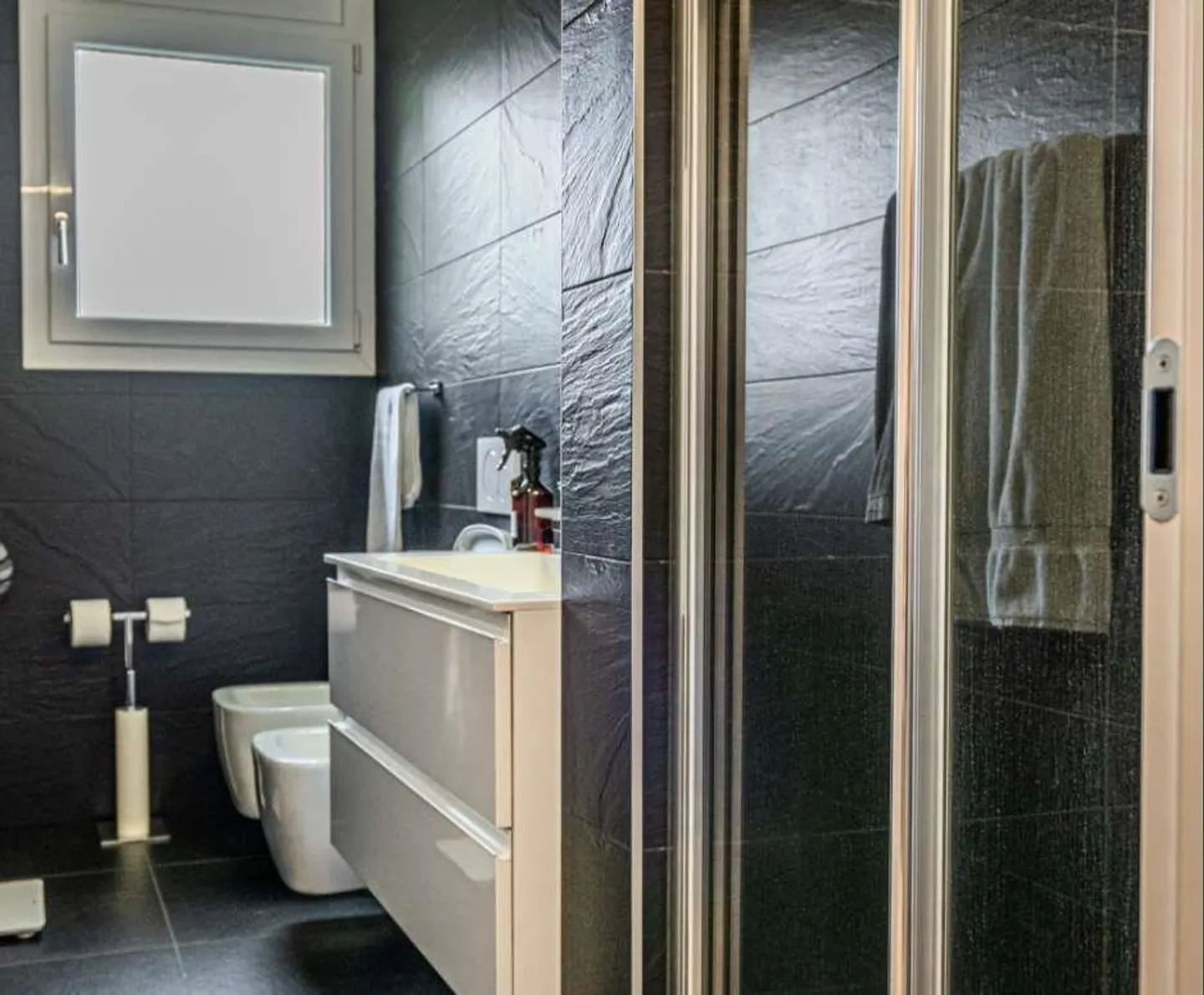 Wohnung 5,5 mit Exklusivem Blick auf die Burgen - Foto 12 von 13