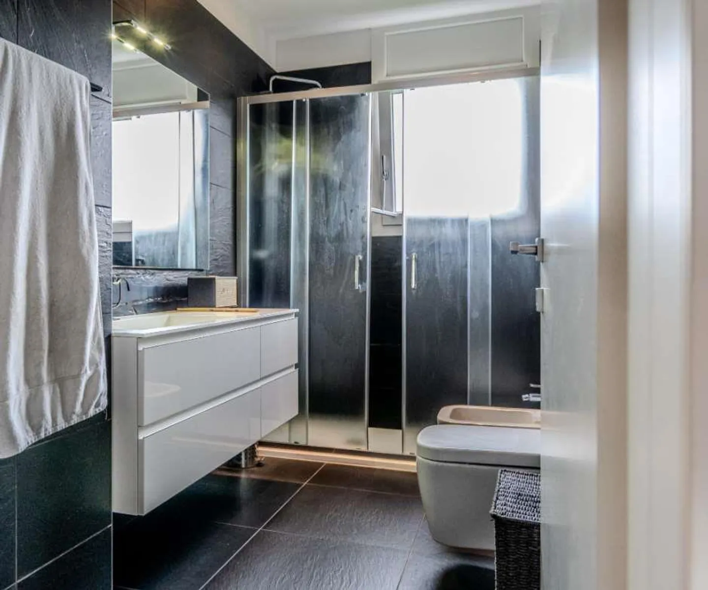 Wohnung 5,5 mit Exklusivem Blick auf die Burgen - Foto 13 von 13