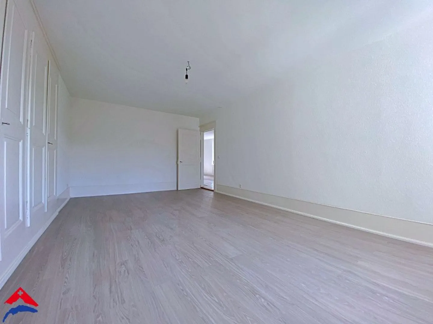Wunderschöne 4,5 Zimmer renoviert - Ruhig - Ca. 100m2 - Foto 7 von 9