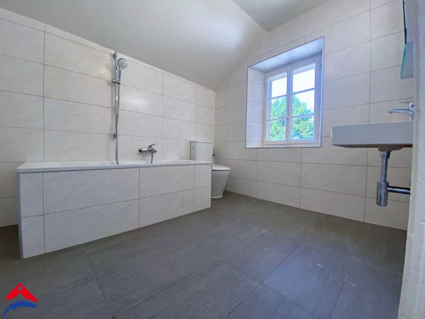 Wunderschöne 4,5 Zimmer renoviert - Ruhig - Ca. 100m2 - Foto 8 von 9