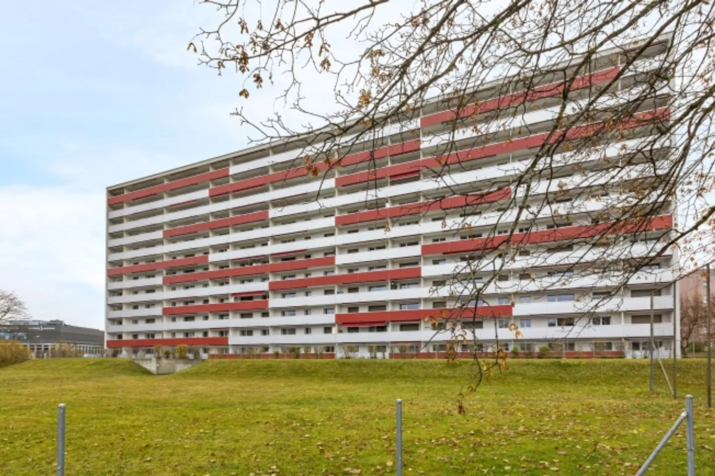 Location avec caution gratuite - Photo 1 sur 8