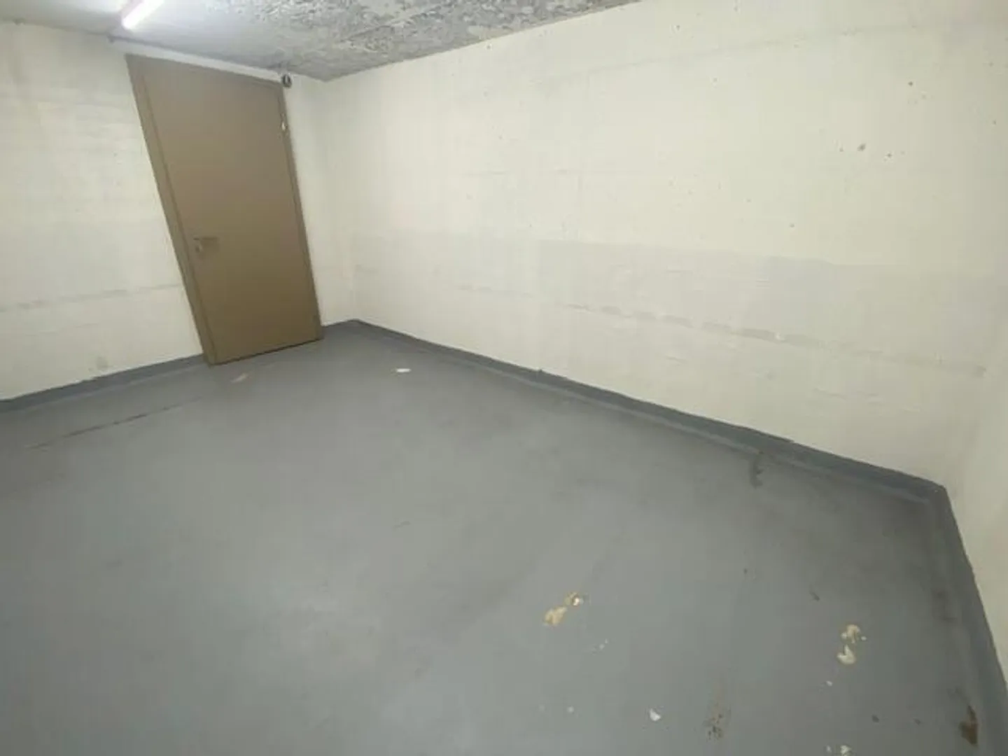 Salle de bricolage / hobby pratique à louer - Photo 2 sur 2