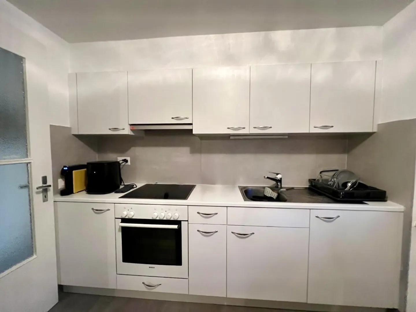 Charming 3.5-room apartment renovated in Broc - Photo 3 of 6