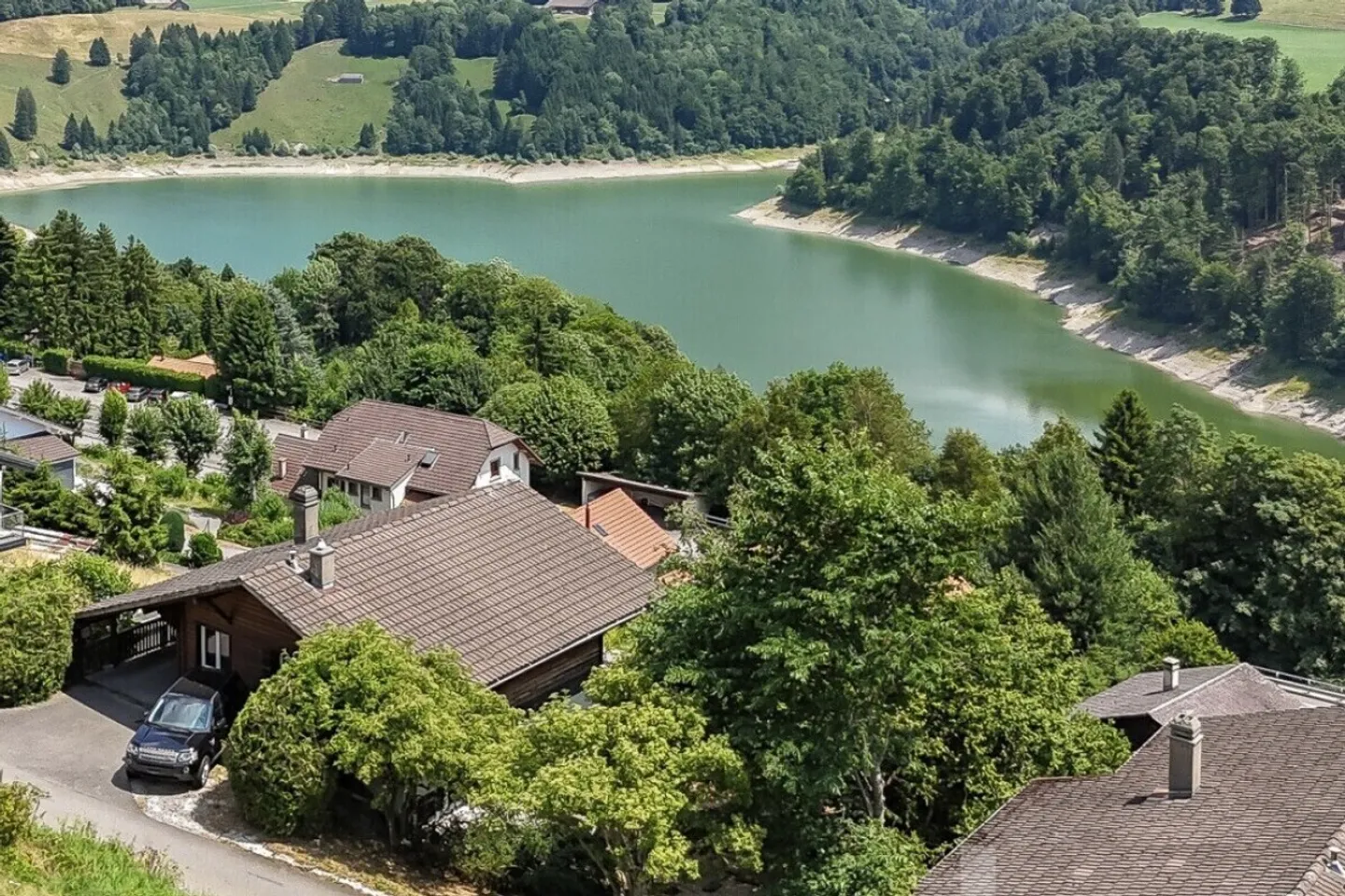 Panoramic View and Authentic Charm: A Chalet for Reinvention - Photo 2 of 13