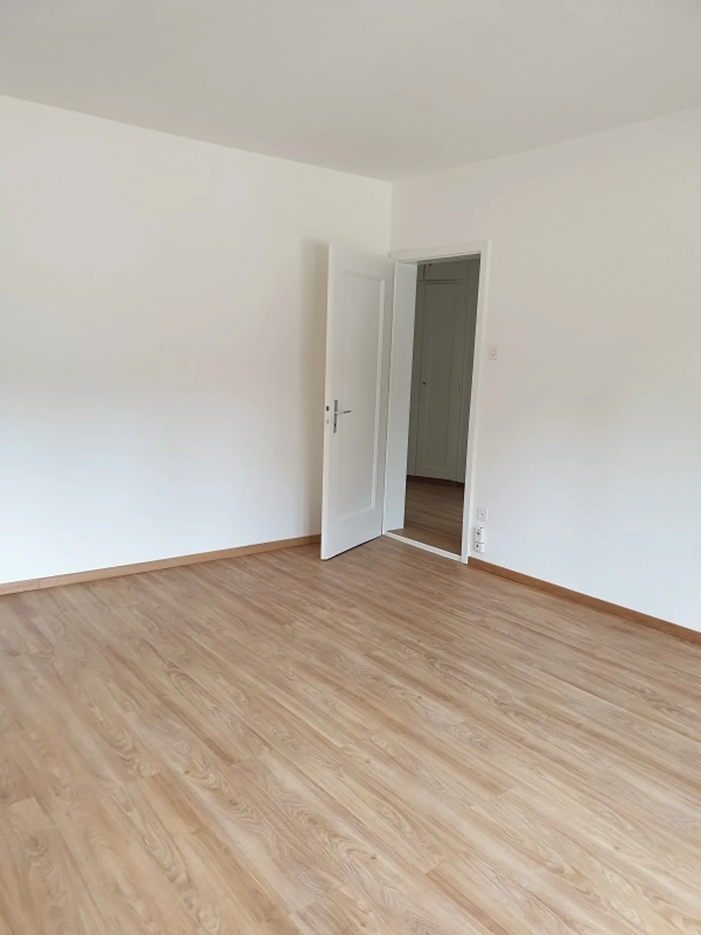 Apartment for rent - Photo 7 of 9