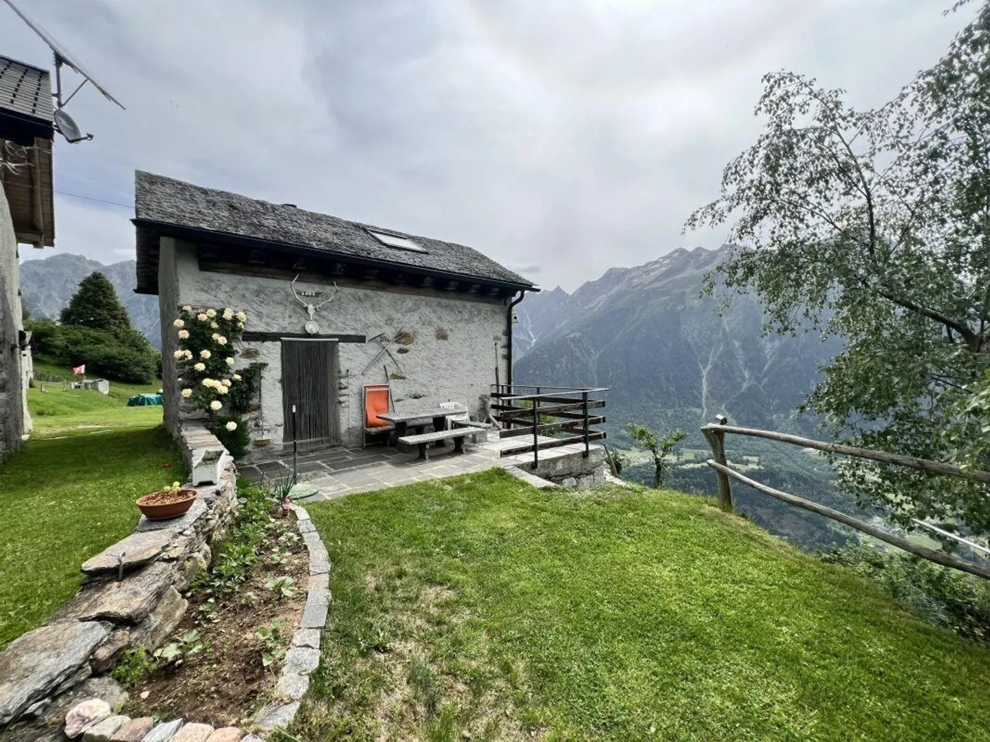 Rustikales Chalet in der Natur - Foto 1 von 18