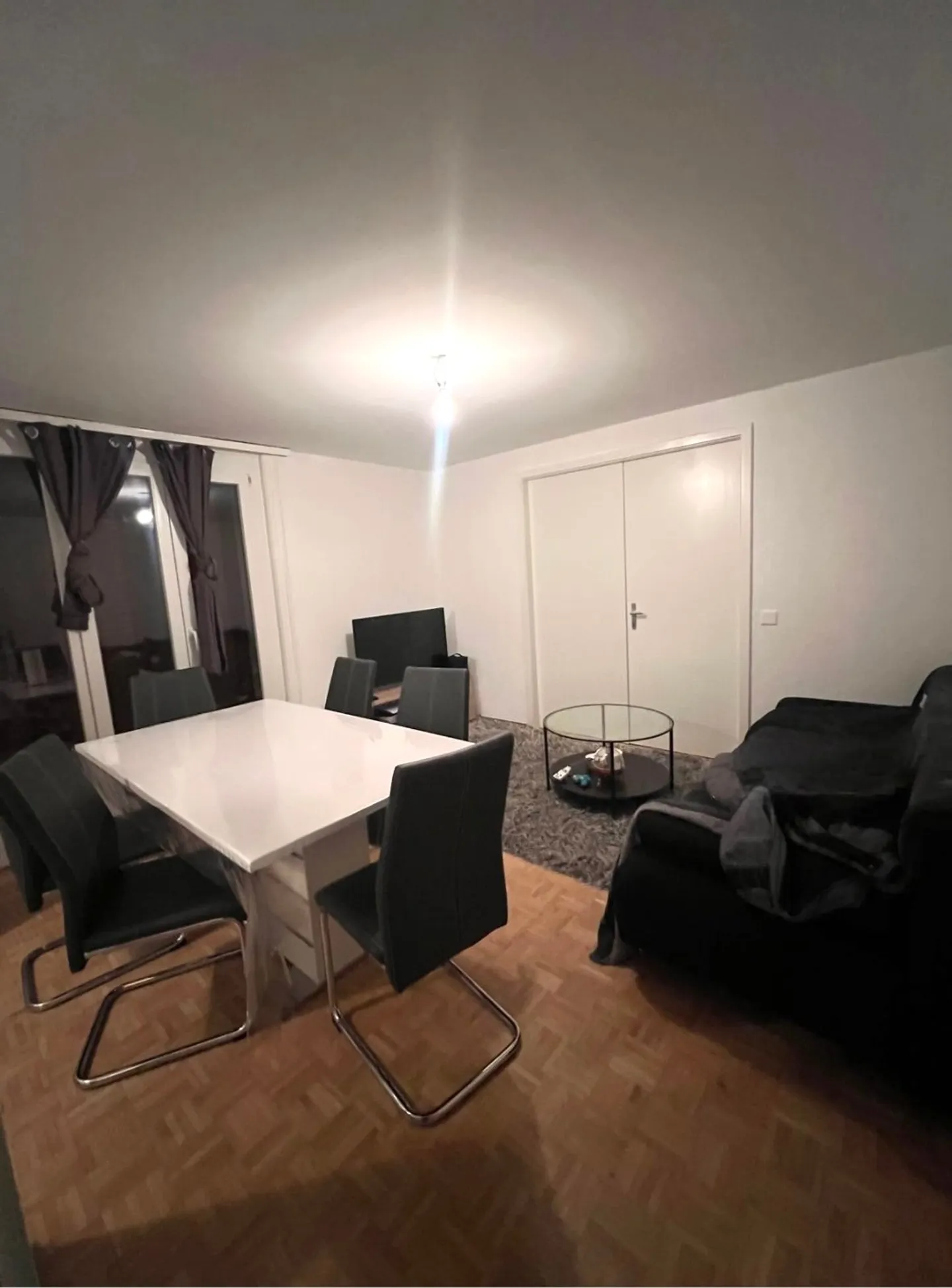 Charming 3.5-room apartment renovated in Broc - Photo 6 of 6