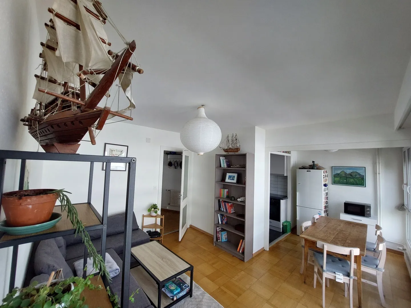Bright 3-Room Apartment in Charmilles - Photo 3 of 10
