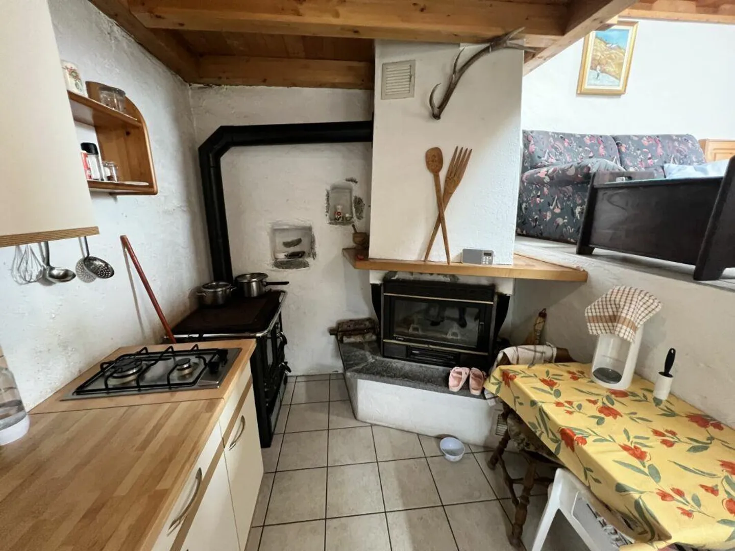 Rustikales Chalet in der Natur - Foto 3 von 18