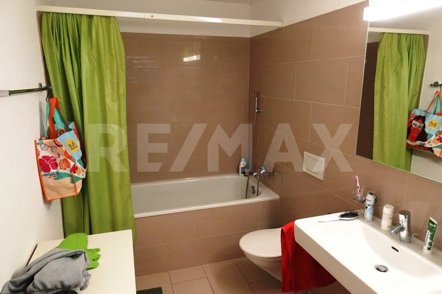 Appartamento moderno di 4,5 locali in posizione attraente a Jenins - Foto 3 di 6