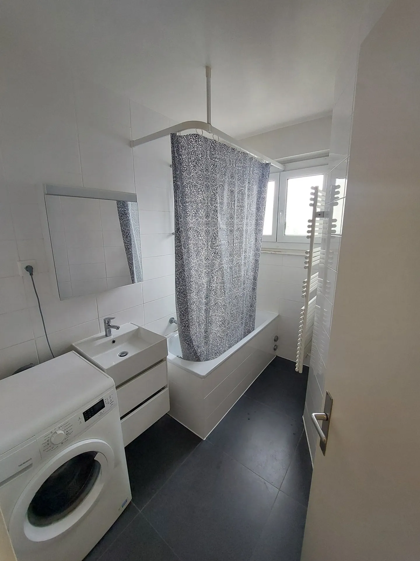Bright 3-Room Apartment in Charmilles - Photo 9 of 10