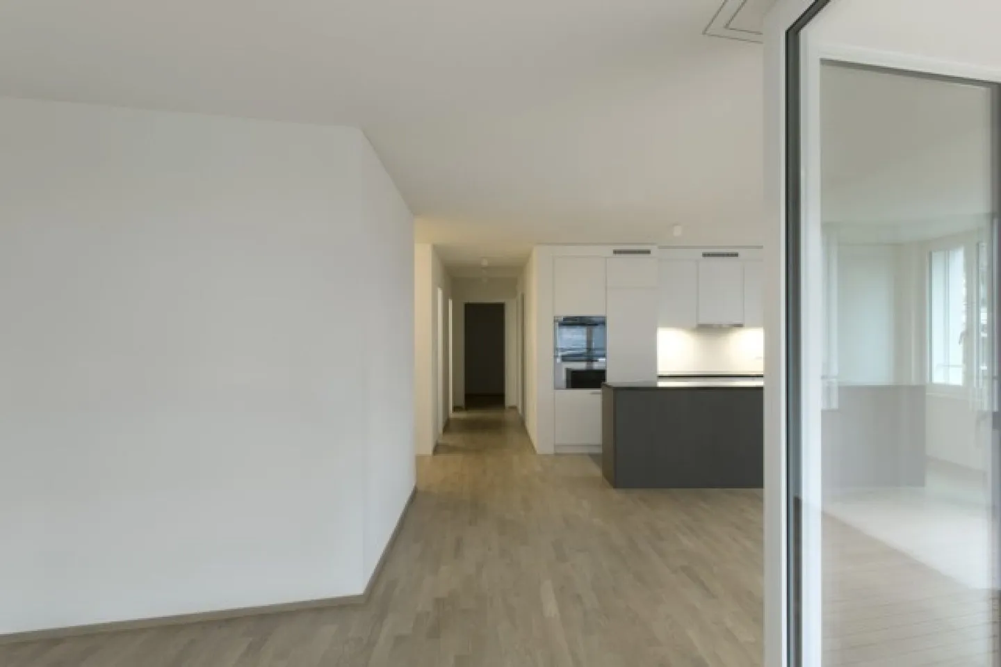 Belle appartement de 4,5 pièces au centre du village d'Eschenbach - Photo 3 sur 6