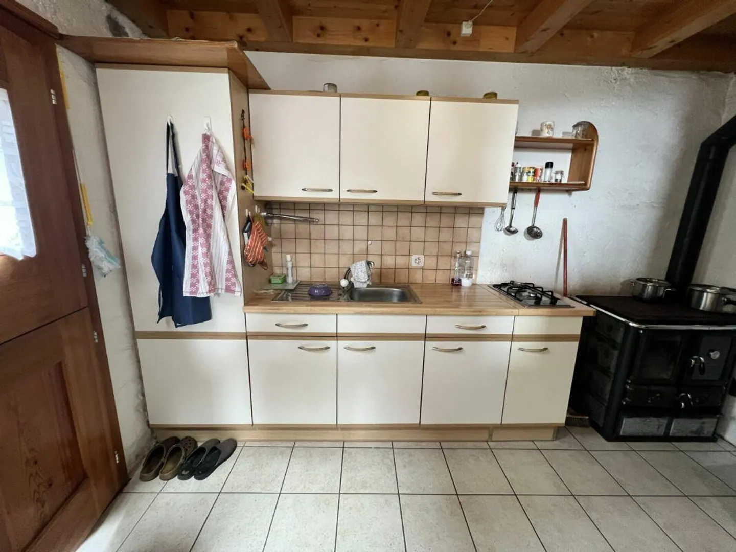 Rustikales Chalet in der Natur - Foto 4 von 18