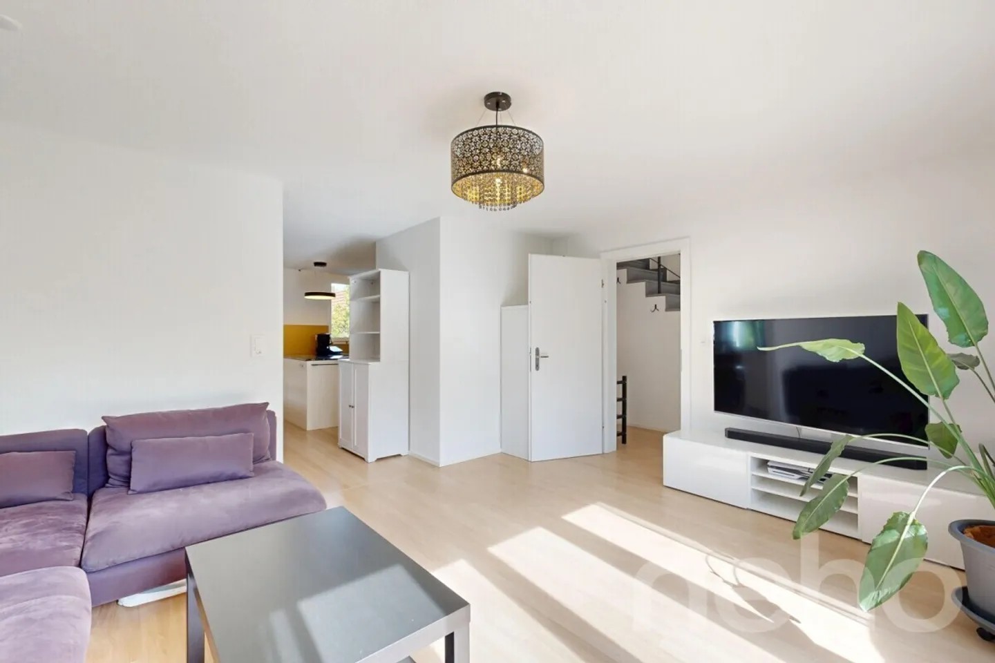 Casa bifamiliare moderna di 4,5 stanze con giardino e vista parziale - Foto 2 di 12