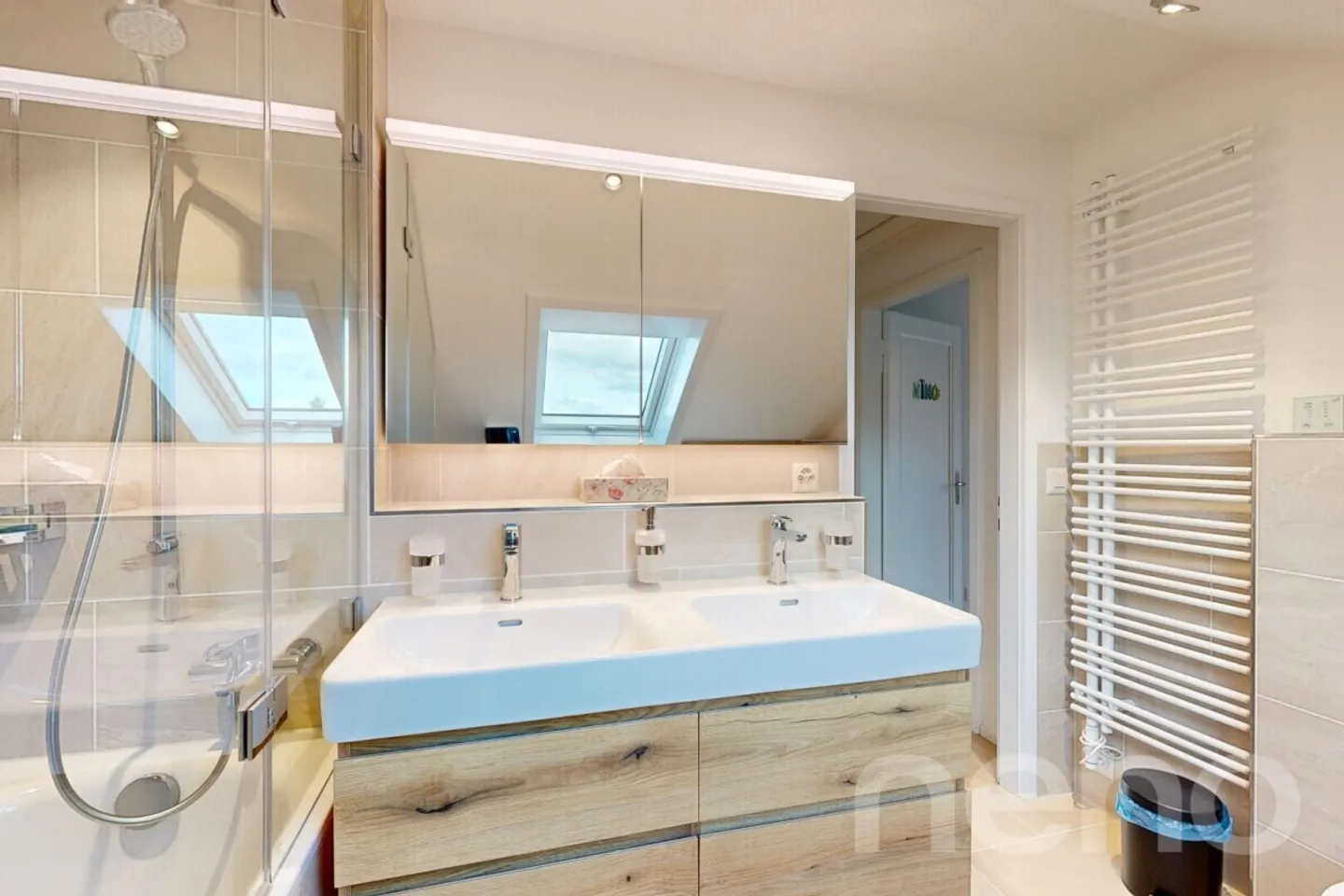 Casa bifamiliare moderna di 4,5 stanze con giardino e vista parziale - Foto 8 di 12