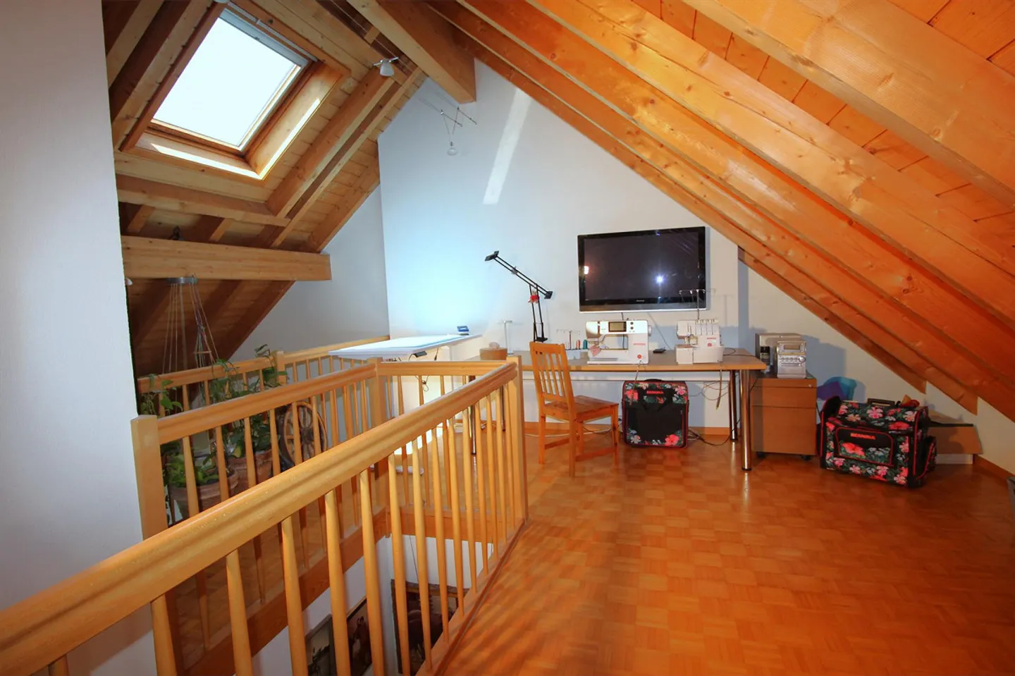 Appartamento duplex 5.5 camere con balcone e bella vista - Foto 10 di 12