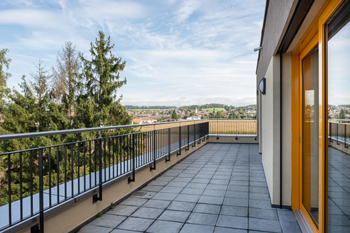 Traumwohnung mit zwei Terrassen und traumhafter Weitsicht! - Foto 9 di 12